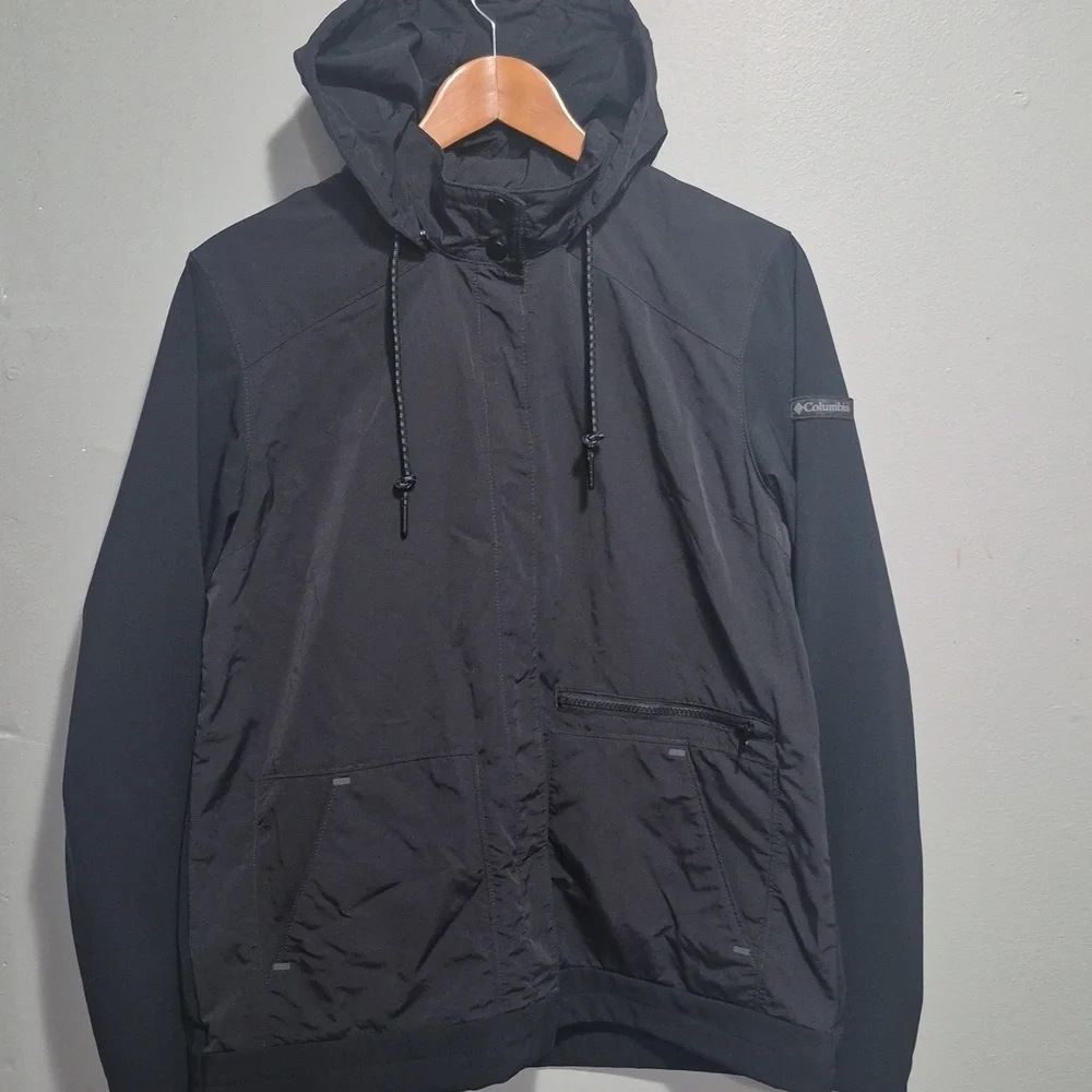 Columbia Women’s Black Weatherproof Lightweight Snap Front Mesh Lined Jacket - Picture 6 of 8